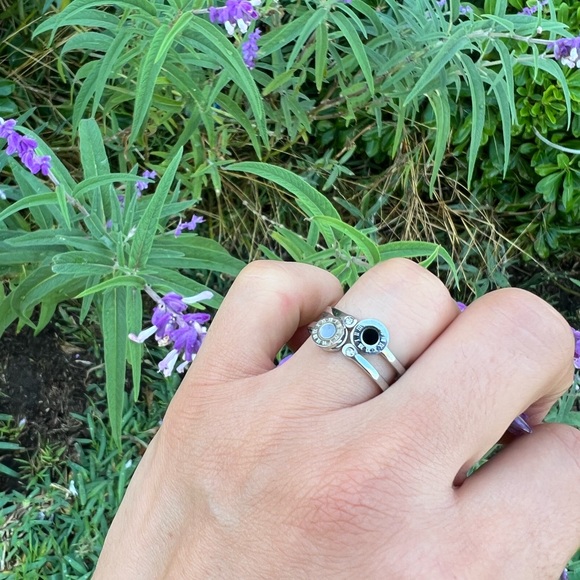 Fashion Design Woman Rings Stainless Steel Rings Size 8 - Picture 5 of 5